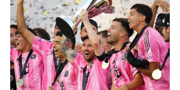 De vreugde van het winnen van het kampioenschap kon het verdriet van het pensioen niet verhullen